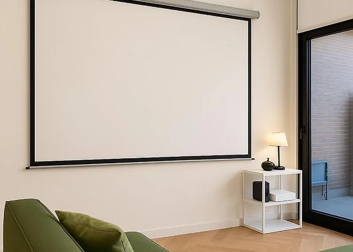 Apartament Modern Loft With Projector E Private Garden, Station Mediolan