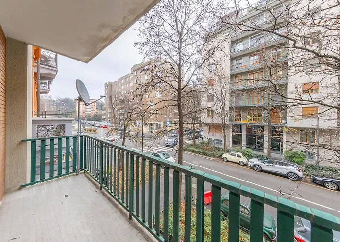 - Spacious And Bright Apartment, Elegant Area * Milano