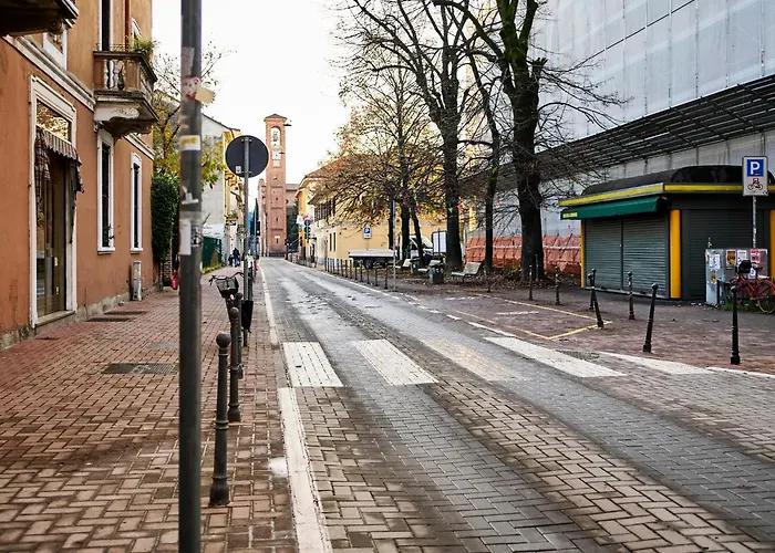 Design With Private Street Entrance *