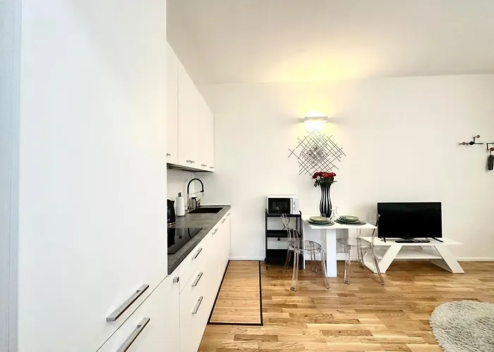 Albani Life, Stile & Comfort In Soluzione Silenziosa E Indipendente, Comoda Per Stadio San Siro, Rho Fiera E Life 밀라노