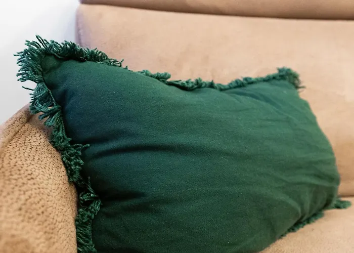 Uguzzone 21 * Milánó