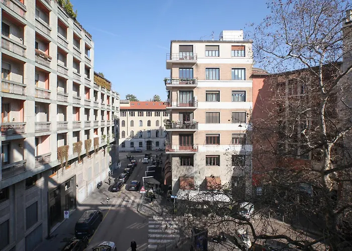 アパート Morozzo1939 - An Authentic Milanese Home, Near Duomo ミラノ