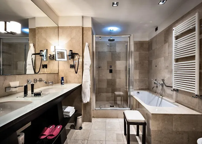 Crowne Plaza By Ihg Ξενοδοχείο