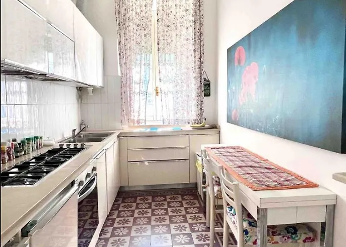 בית אירוח Business *