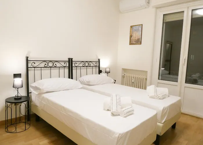 Lisi - Porta Romana Guestroom アパートホテル ミラノ