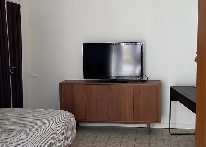 Business * מילאנו