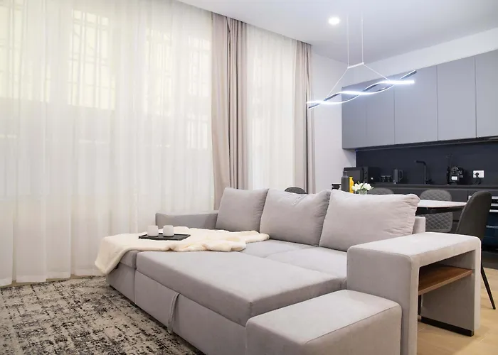شقة Stylish 1br Near ميلان