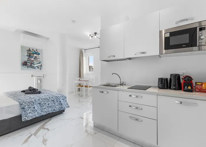 Daire Duomo 10 Min - Marble Nest - Metro 280m *