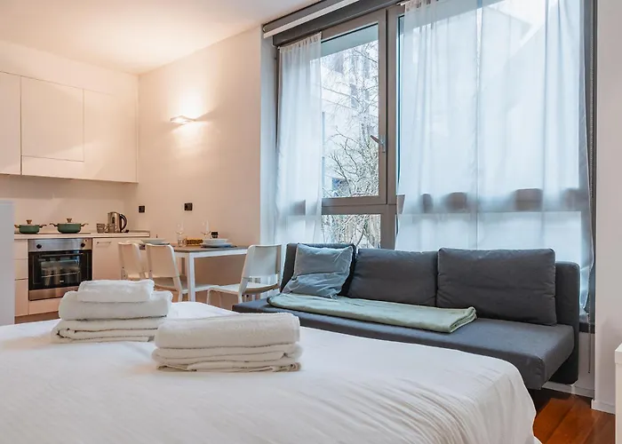 Guest Planet - Arco Della Pace *