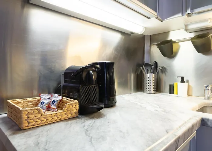 Ravizza Design Metro Apartment