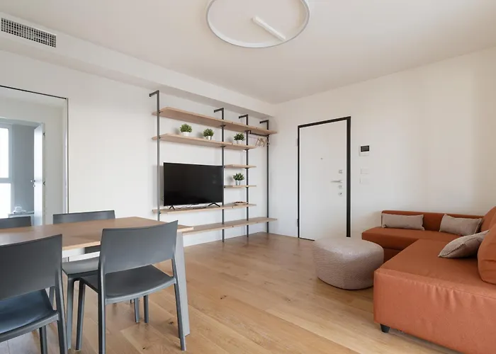 Guesthost - Modern Terrace Flat Lambrate *