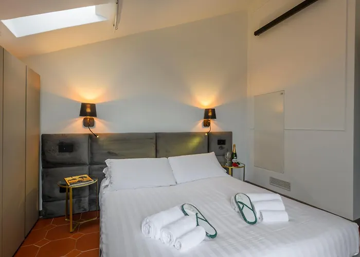 Palermo, 18 - Two-room With Terrace *