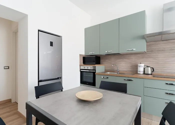 Guesthost - Modern Flat In Vigentino * Milão