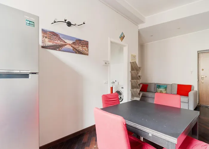 Guesthost - Cozy Balcony Meda Apartament Mediolan