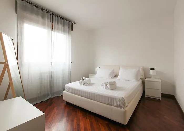 La Casa Di Marco - Luminoso A 2 Minuti Dalla Metro Apartment
