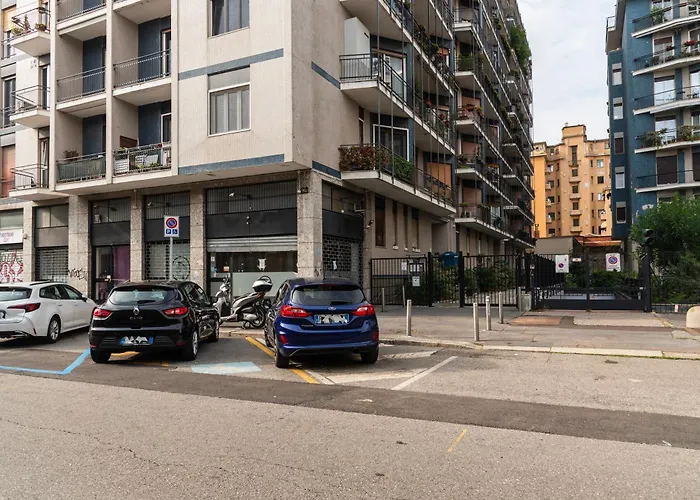 Youhosty - Savona 94 Blu Milano