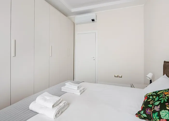 Viale Sarca - 2 Bdr Near Metro, Bicocca Apartamento