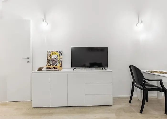 Modern - Stadio - Metro - Washington