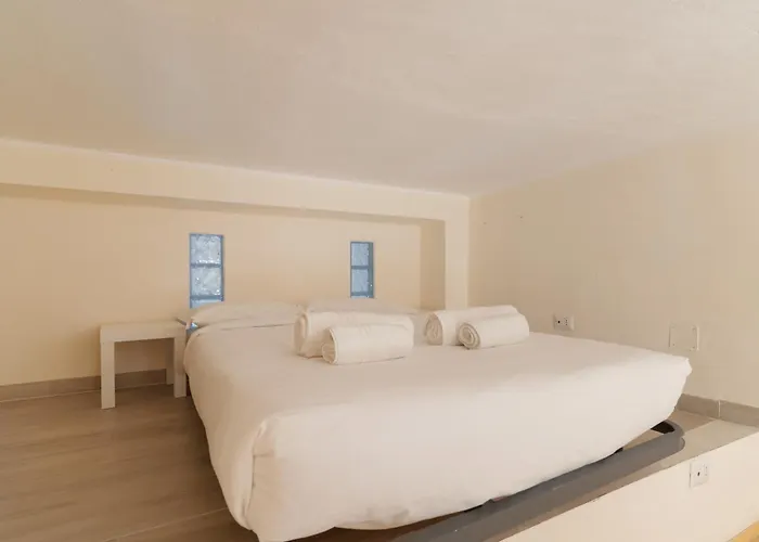 Guesthost - Cozy Loft With Mezzanine Daire *