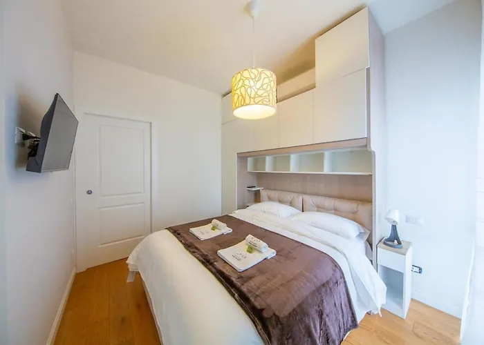 Luxurious 1bdr In Life, Sleeps 4 Mediolan