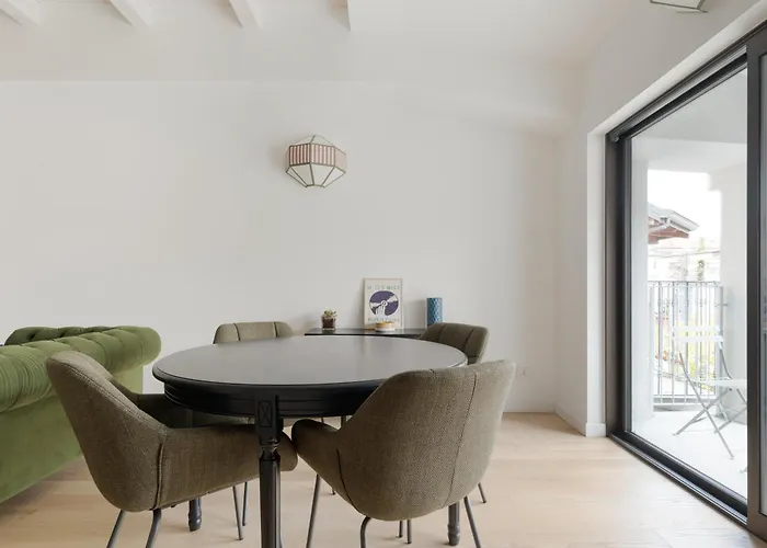 Guesthost - Modern Terrace Flat In Solari Area شقة ميلان