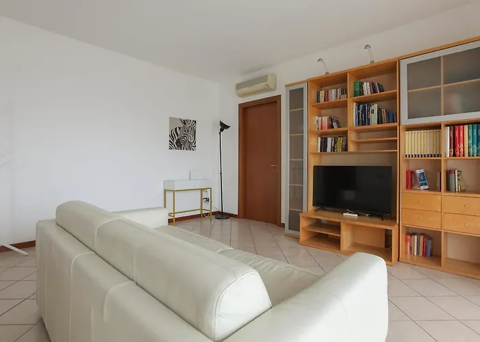 La Casa Di Marco - Luminoso A 2 Minuti Dalla Metro Apartment *