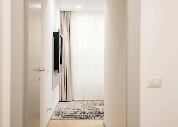 Stylish 1br Near شقة