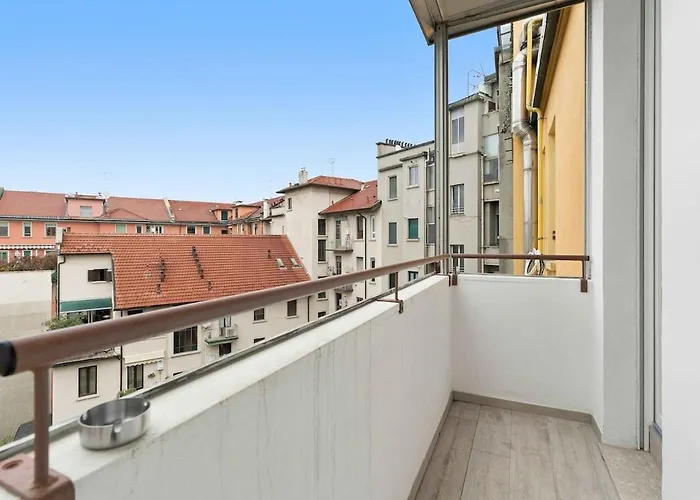 Premium With Balcony - Hospital Besta * Milano
