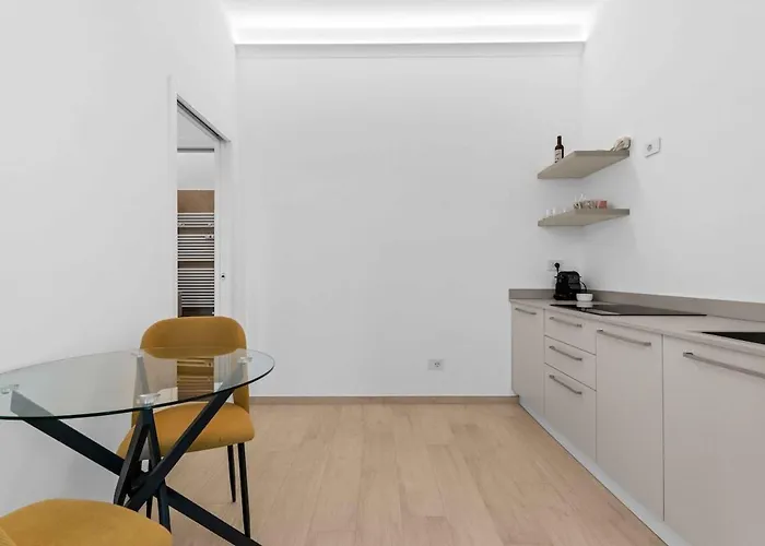 Premium With Balcony - Hospital Besta *
