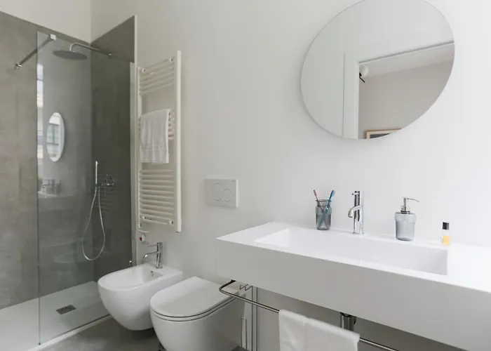 The Rent - Characteristic Three-room Near Via Washington * Milán