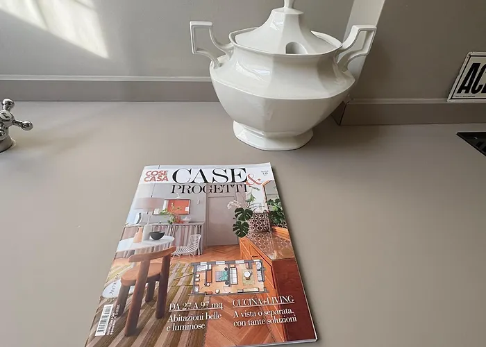 I-host - 22 Marzo 4 * Milánó