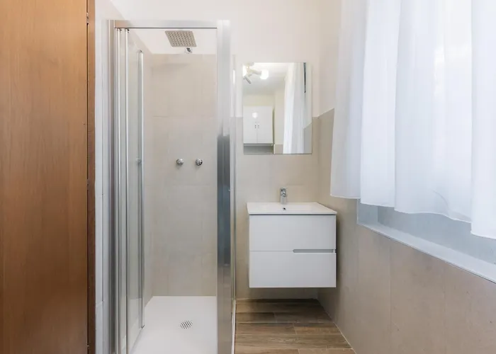 R Quercia House * Milan