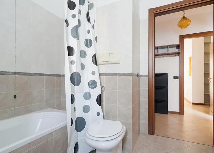 아파트 Guesthost - Rogoredo Cozy Flat With Garden