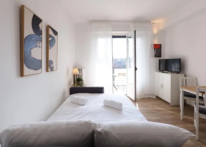 Apartament Primopiano Inganni Mediolan