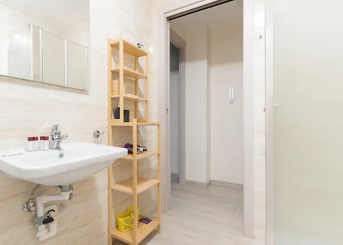 Guesthost - Cozy Loft With Mezzanine Daire