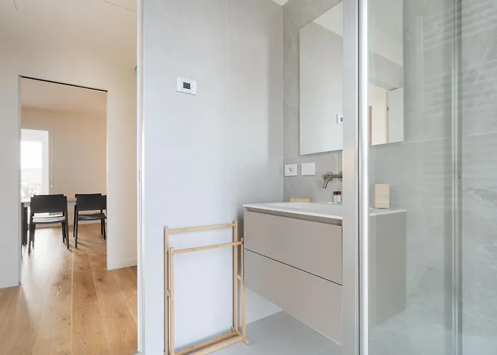 Guesthost - Modern Terrace Flat Lambrate アパート