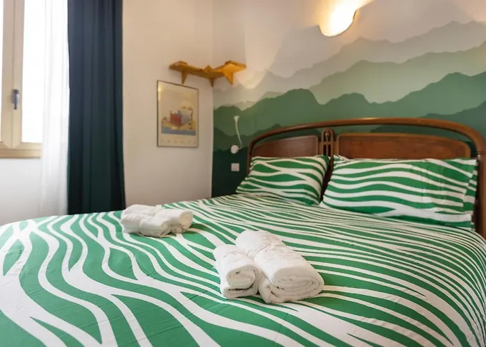 Vintage Chic Flat Steps From Fiera & Wi-fi * Μιλάνο