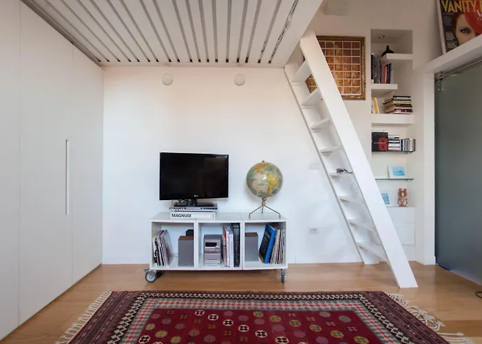 Apartment Charming Loft On The Navigli *