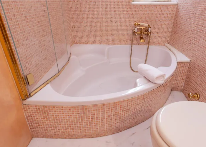 Lejlighed Three-room Flat With Balcony In Porta Romana