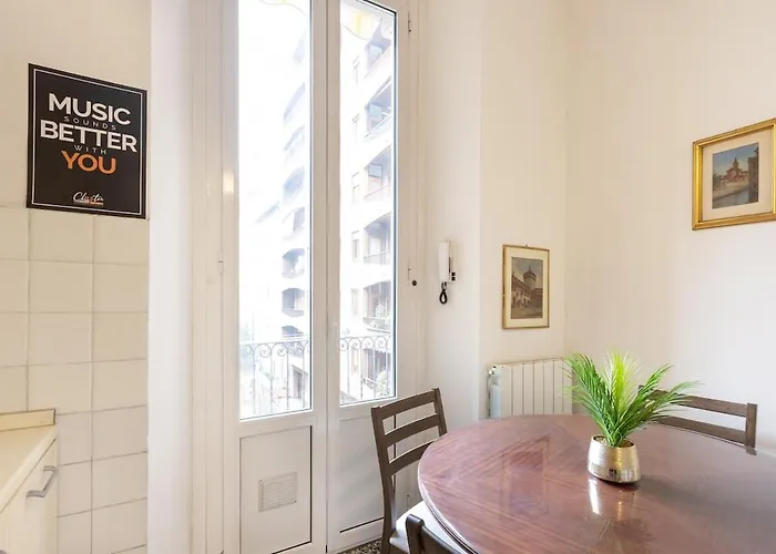 Vintage Chic Flat Steps From Fiera & Wi-fi Μιλάνο