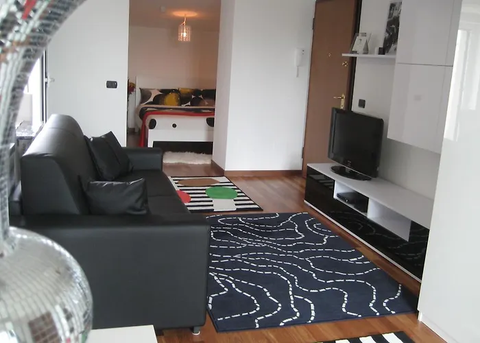 New Luxury Attic Santa Giulia Expo Apartmán