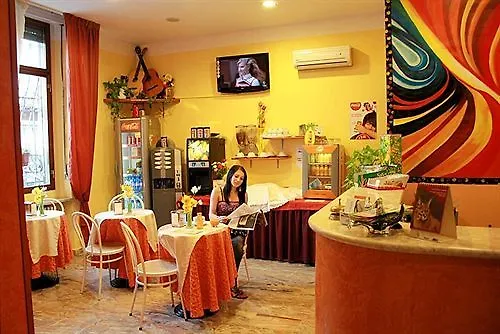 圣吉凡尼酒店 酒店 *