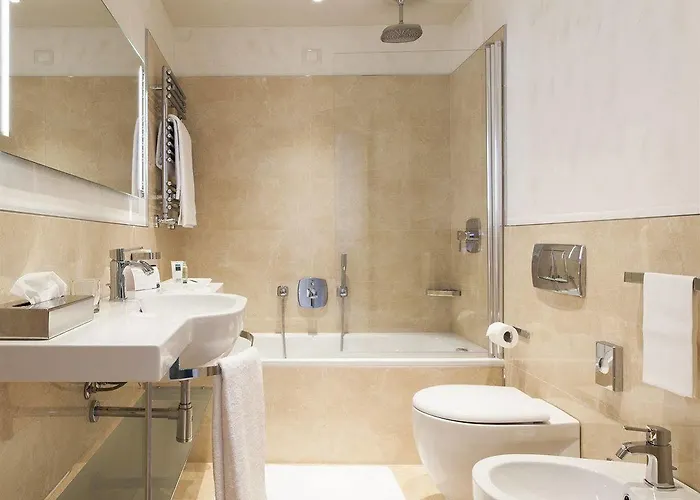 Century Hotel 4*