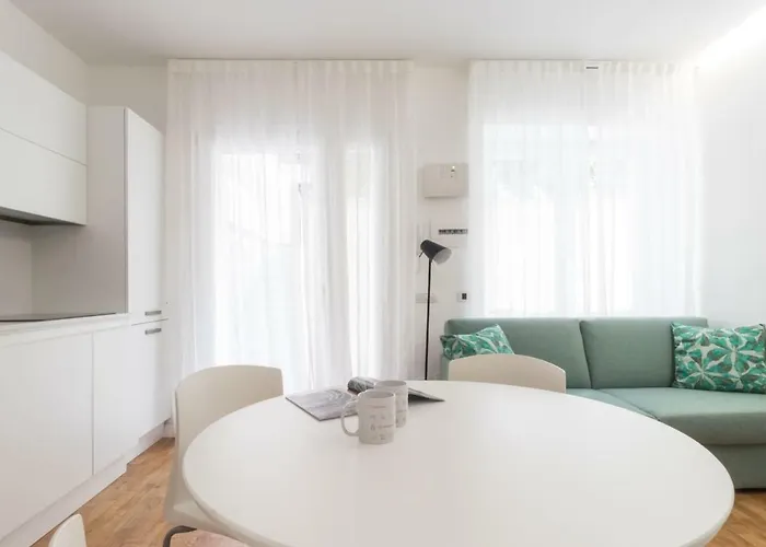Italianway Easy - Ciro Menotti 18 Apartament