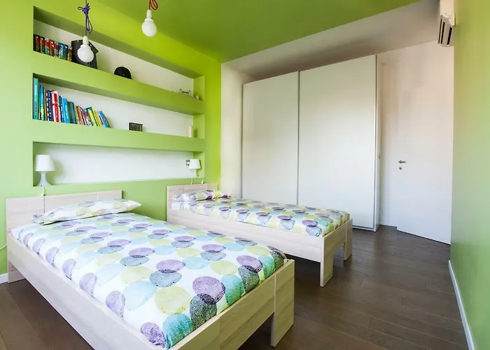 Lush Contemporary Flat, Wonderful With 3 Bedrooms, 6 Guests * Milano