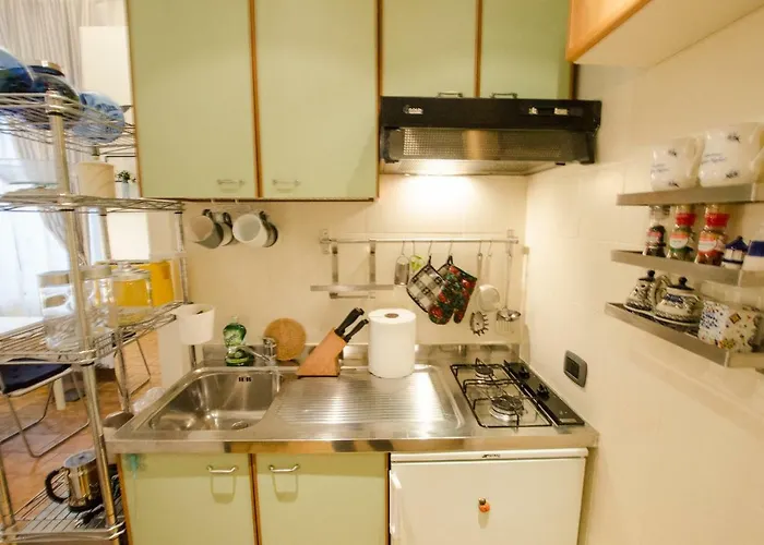 Cozy Central Studio - Porta Romana Apartment *