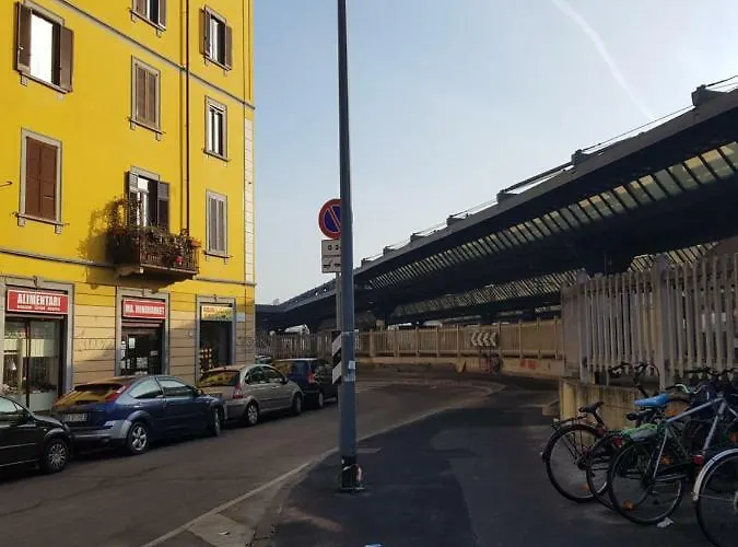Apartment In Certosa Station *