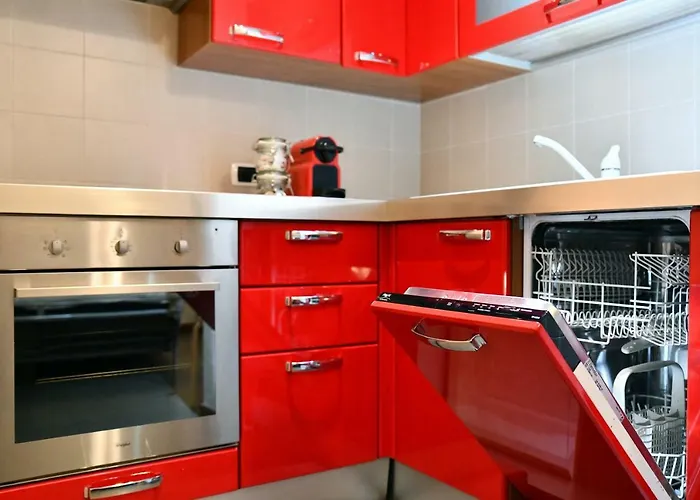 Flat With Private Garden- Direct Metro Connection To Duomo In 15 Min アパート *