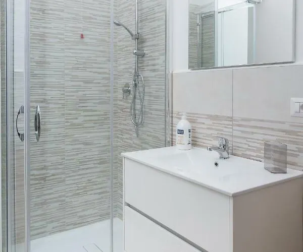 Paruta 65 Szálloda *