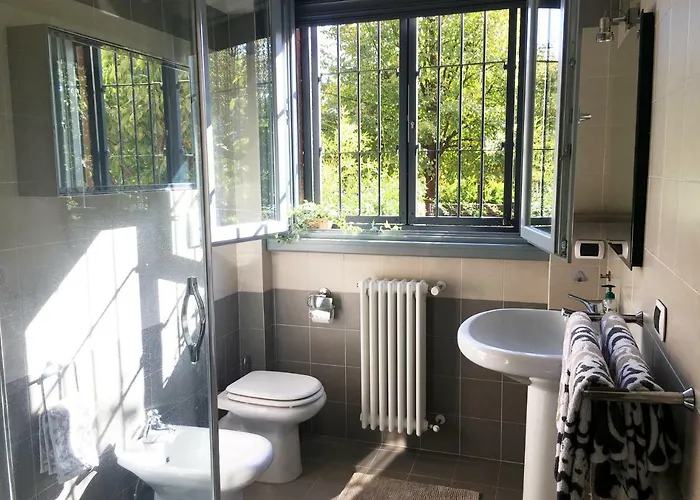 Flat With Private Garden- Direct Metro Connection To Duomo In 15 Min ミラノ